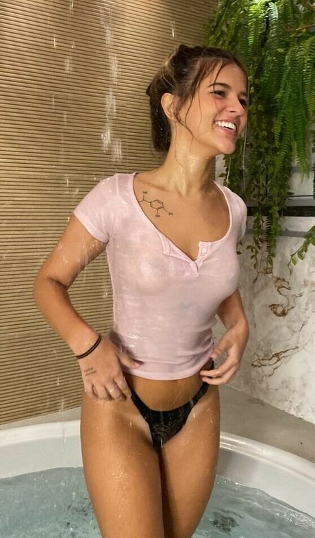 ブルネットの猫OnlyFans ホット 写真