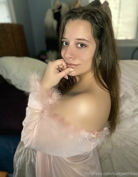 luckywithlola 素敵なモデル 写真