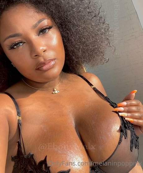 playwithnelx アダルト女優 写真