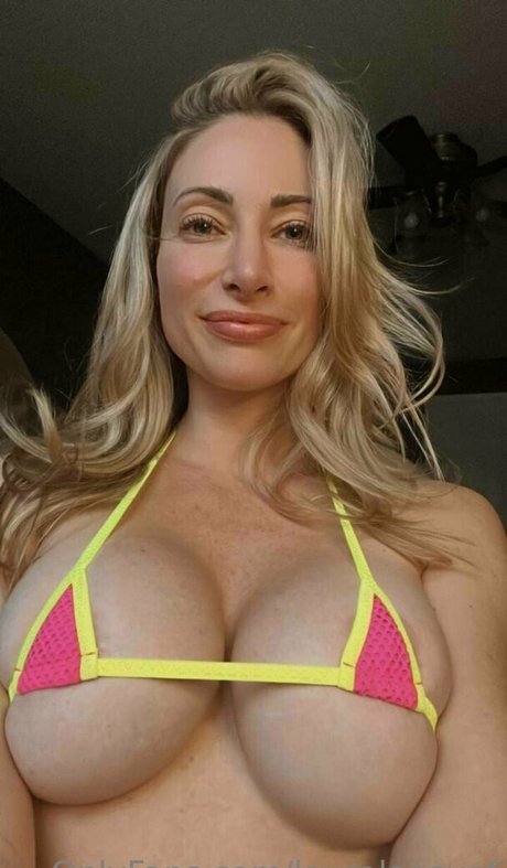 白いお尻のOnlyFans エロ 画像