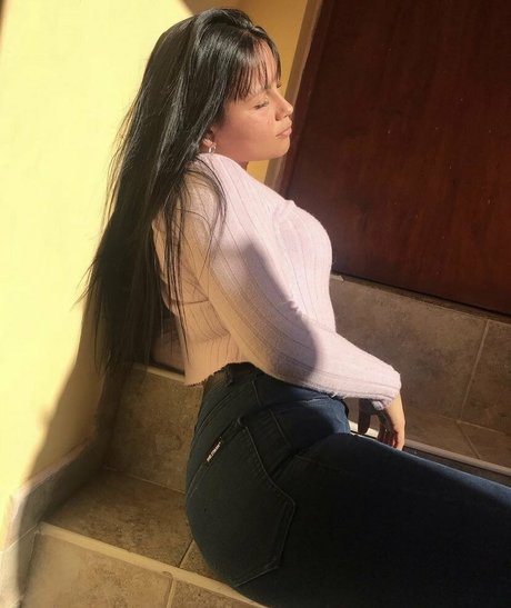 大きな乳首オンリーファンズ エロ 写真