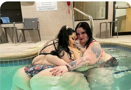 ポニーテールオンリーファンズ 無料セックス 写真