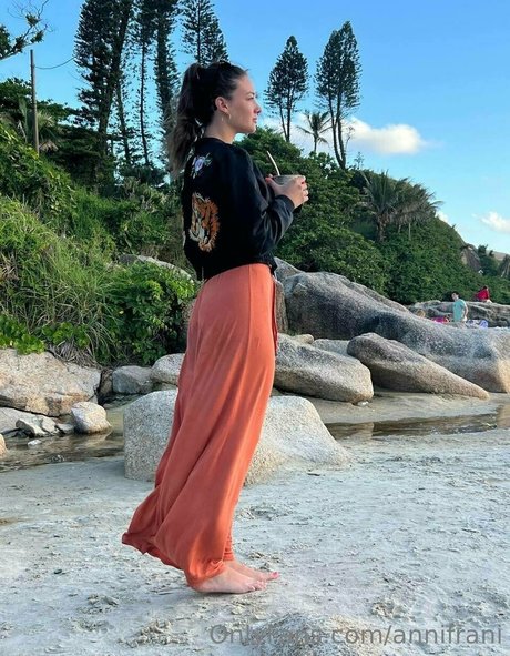 annifrani アダルトスター 写真