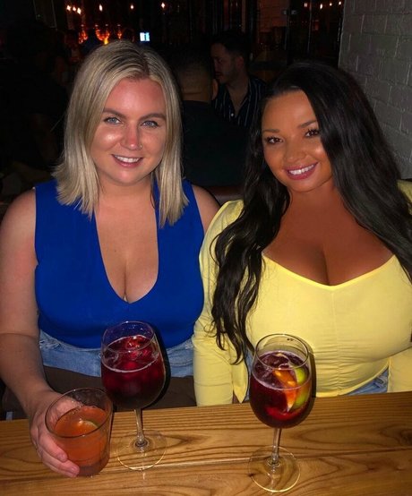 巨大なチンポを持つシーメールオンリーファンズ 無料裸 画像