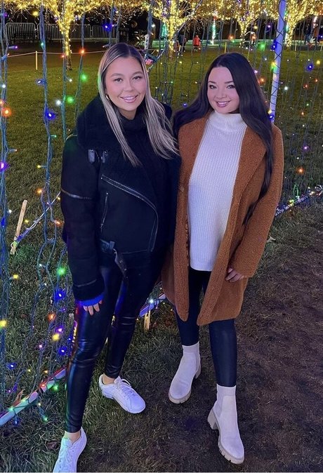 アジアン・エボニー・オンリーファンズ アートポルノ ギャラリー