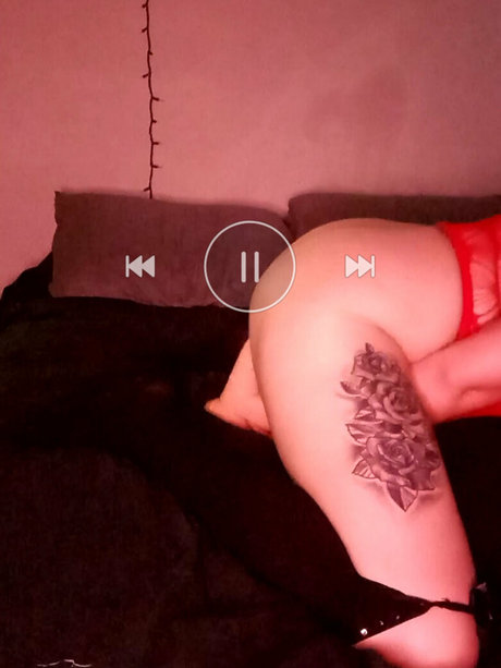 巨乳義母OnlyFans ポルノグラフィック 写真