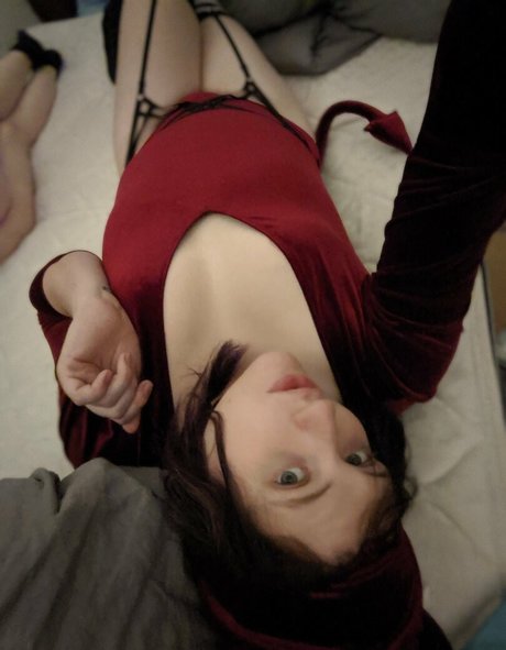 itsjunebug_ 独占スター ギャラリー