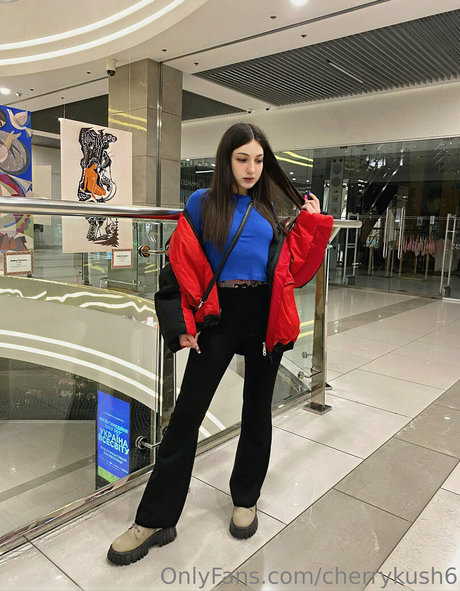 cherrykush6 セクシーなスター 画像