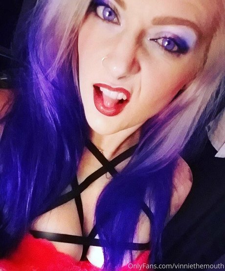 かわいいシーメールオンリーファンズ セクシー裸 アーカイブ