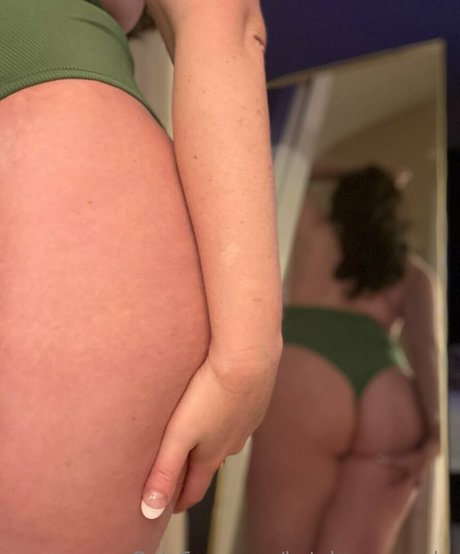 アナル熟女OnlyFans セクシー 画像