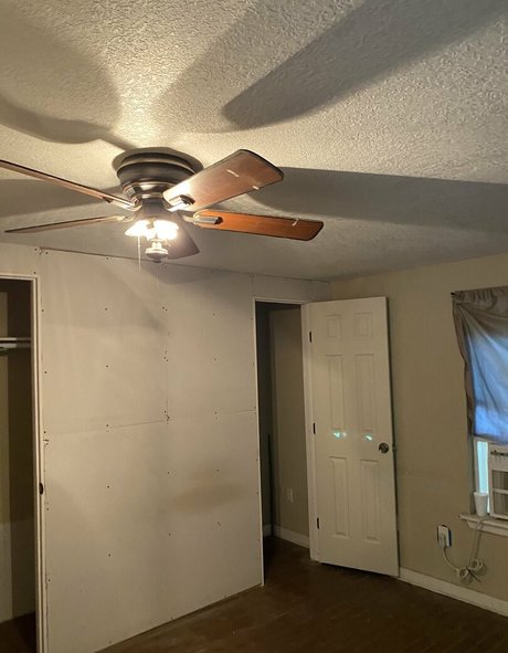 ブッシュ・オンリーファンズ 無料ポルノ 画像