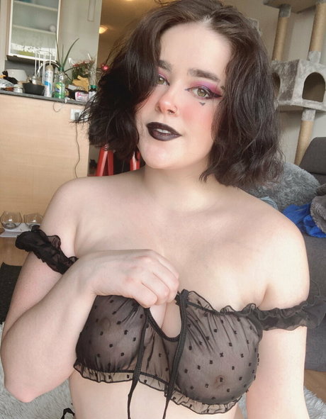 vanessastrawbe1 エロティックなモデル 写真