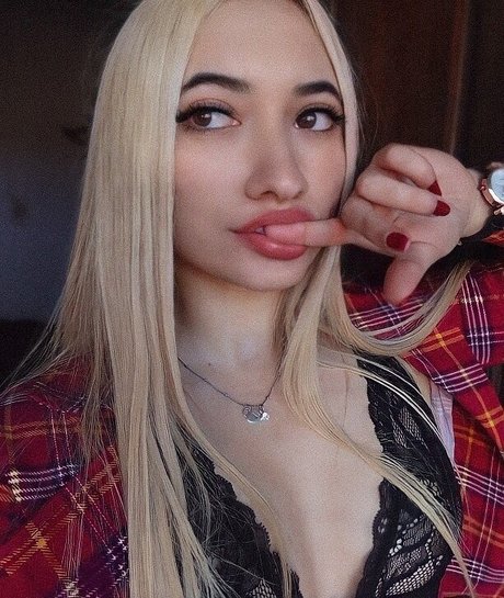 Mily Fidotto ヌードスター 画像