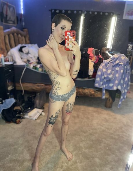 Alieninara ヌードモデル 写真