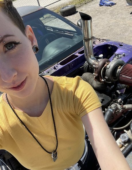 Alieninara スター ヌード ギャラリー