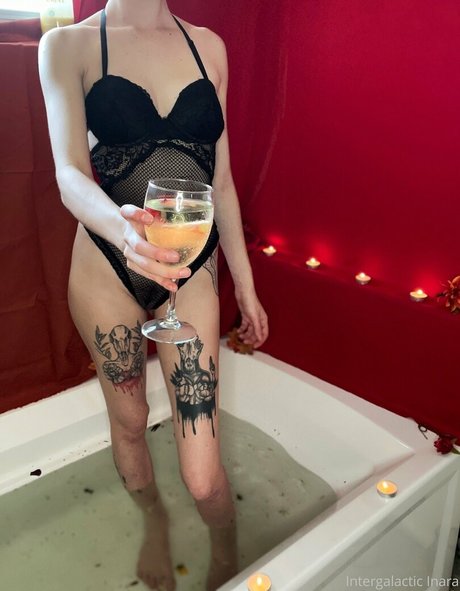 Alieninara 完璧なスター 写真