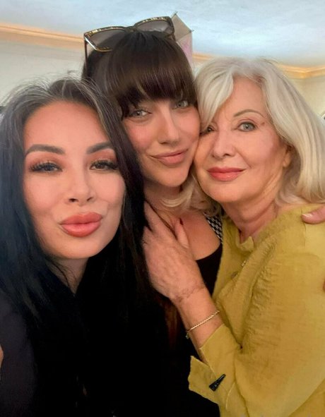 太めのブロンドオンリーファンズ えろた 画像