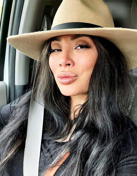 hotmesstv ヌードのポルノスター 写真