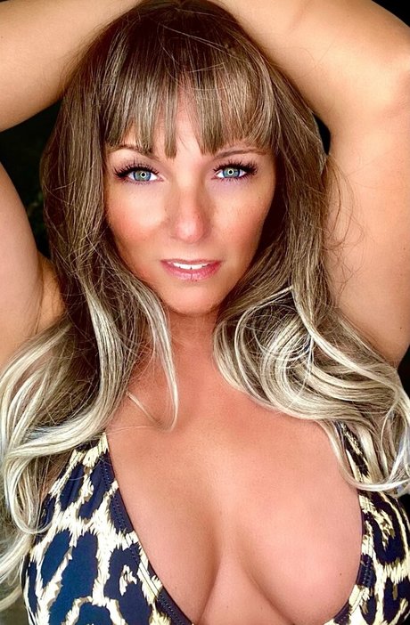 女性の筋肉オンリーファンズ ポルノ ギャラリー