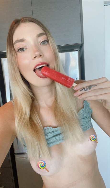 厚い黒檀オンリーファンズ ホットヌード 写真