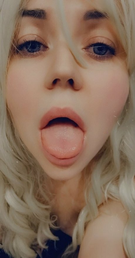 大きなお尻と巨乳のオンリーファンズ ホットセクシー 写真