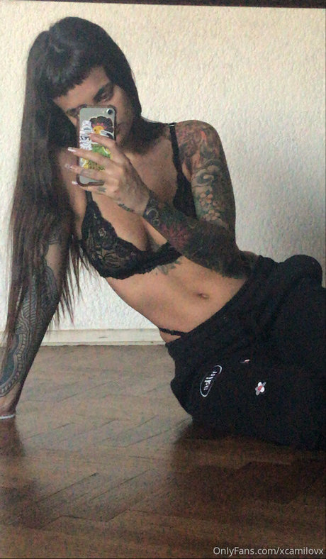 xcamilovx ヌードのポルノスター 画像