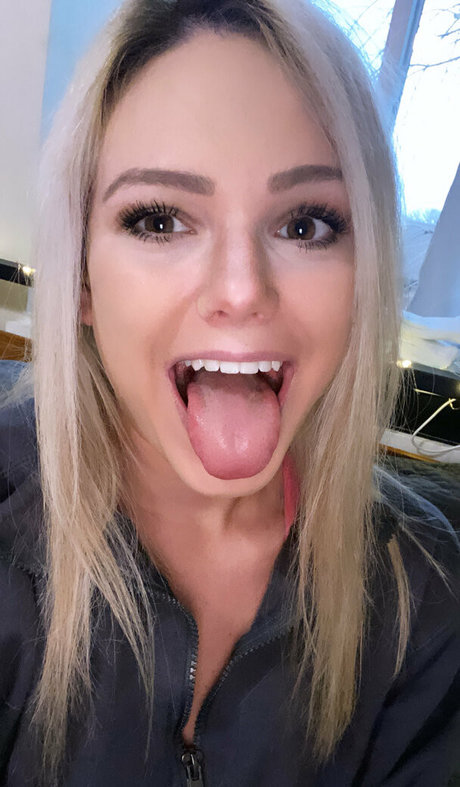 ティーン乱交OnlyFans 無料エロ 画像