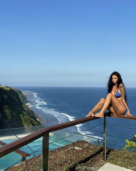 sunny free ポルノモデル ギャラリー