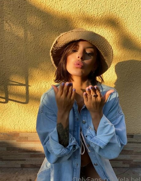 ela bel ポルノスター 写真