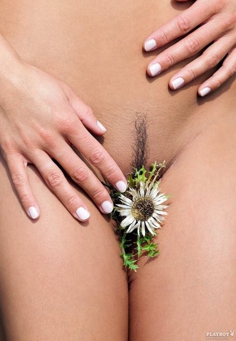 Andrea Landgraf 裸のモデル ギャラリー