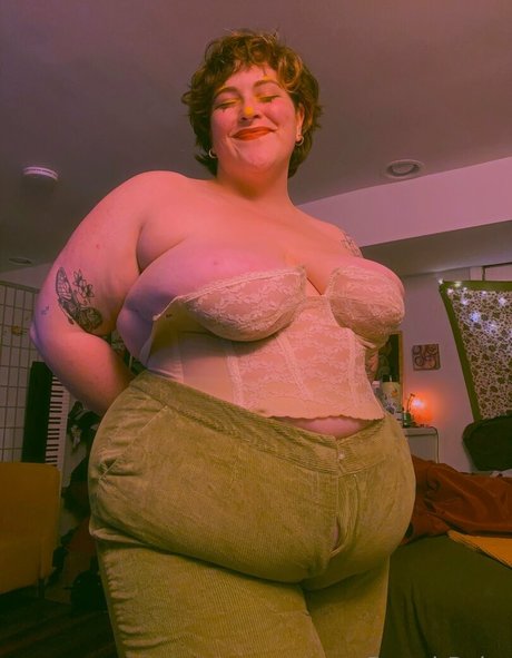 doughbabebbw ポルノ女優 写真
