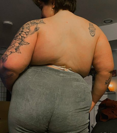 doughbabebbw トップモデル 写真