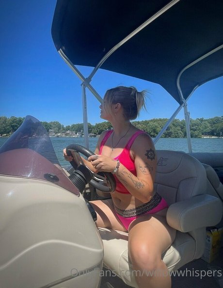 ゴス3P OnlyFans 美しい裸 写真