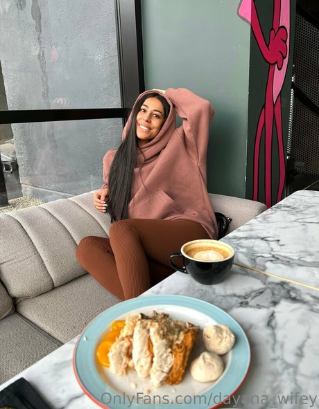 dayana wifey ホットモデル 画像