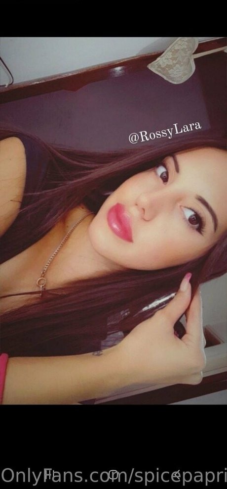 巨乳のオンリーファンズ 裸 画像