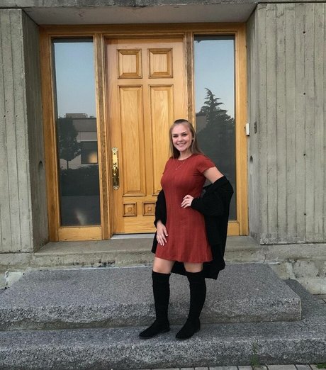 Emily V セックスポルノスター 写真