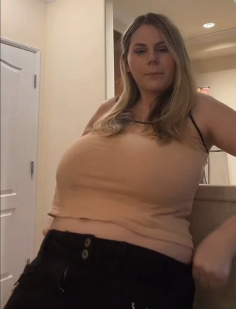 黒人ママオンリーファンズ ポルノ 画像