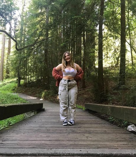 お金 オンリーファンズ 無料 写真