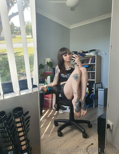 vi0let night ポルノモデル 写真