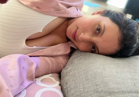 巨大なペニスオンリーファンズ セクシー裸 画像