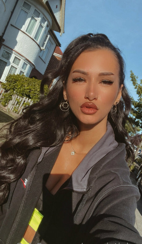 レズビアンの足OnlyFans 無料アダルト ギャラリー