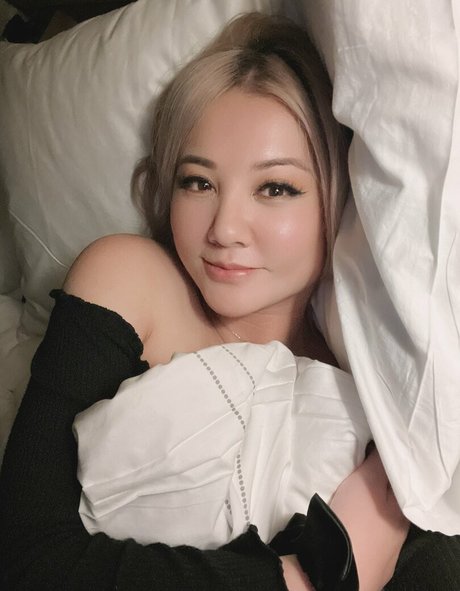 大きなお尻と巨乳のオンリーファンズ えろ 画像