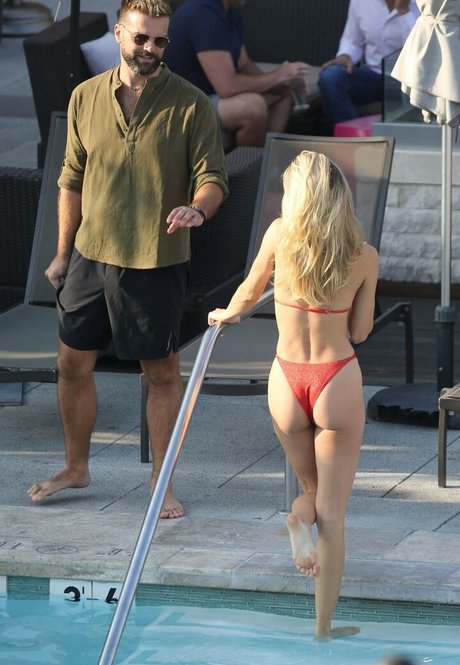 AnnaLynne McCord ホットなスター 写真