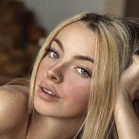 赤毛の熟女オンリーファンズ 美しいxxx 写真