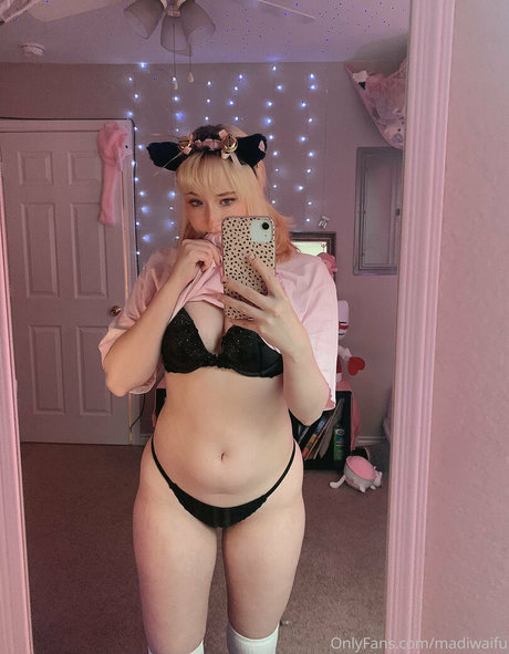 小柄なティーンオンリーファン トップ 画像