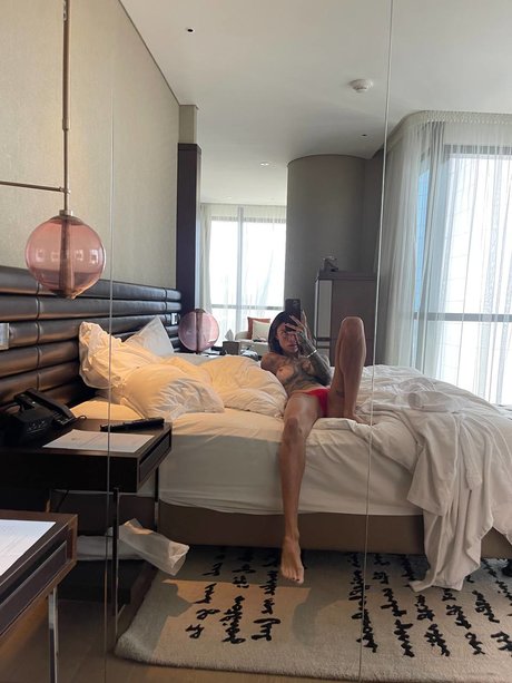 Sasha Beart ポルノスター エロティック 写真