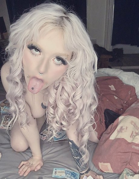 Gremlin Luna ポルノスター セクシー 写真