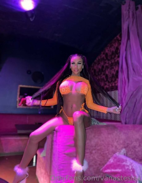 巨大なペニスオンリーファンズ ホットセクシー 写真