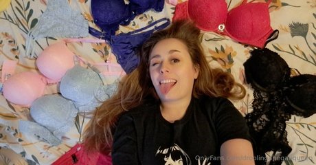 金髪クーガーオンリーファンズ アート裸 ギャラリー