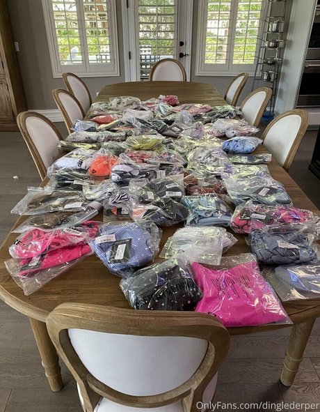 ミニドレス OnlyFans 可愛い 写真